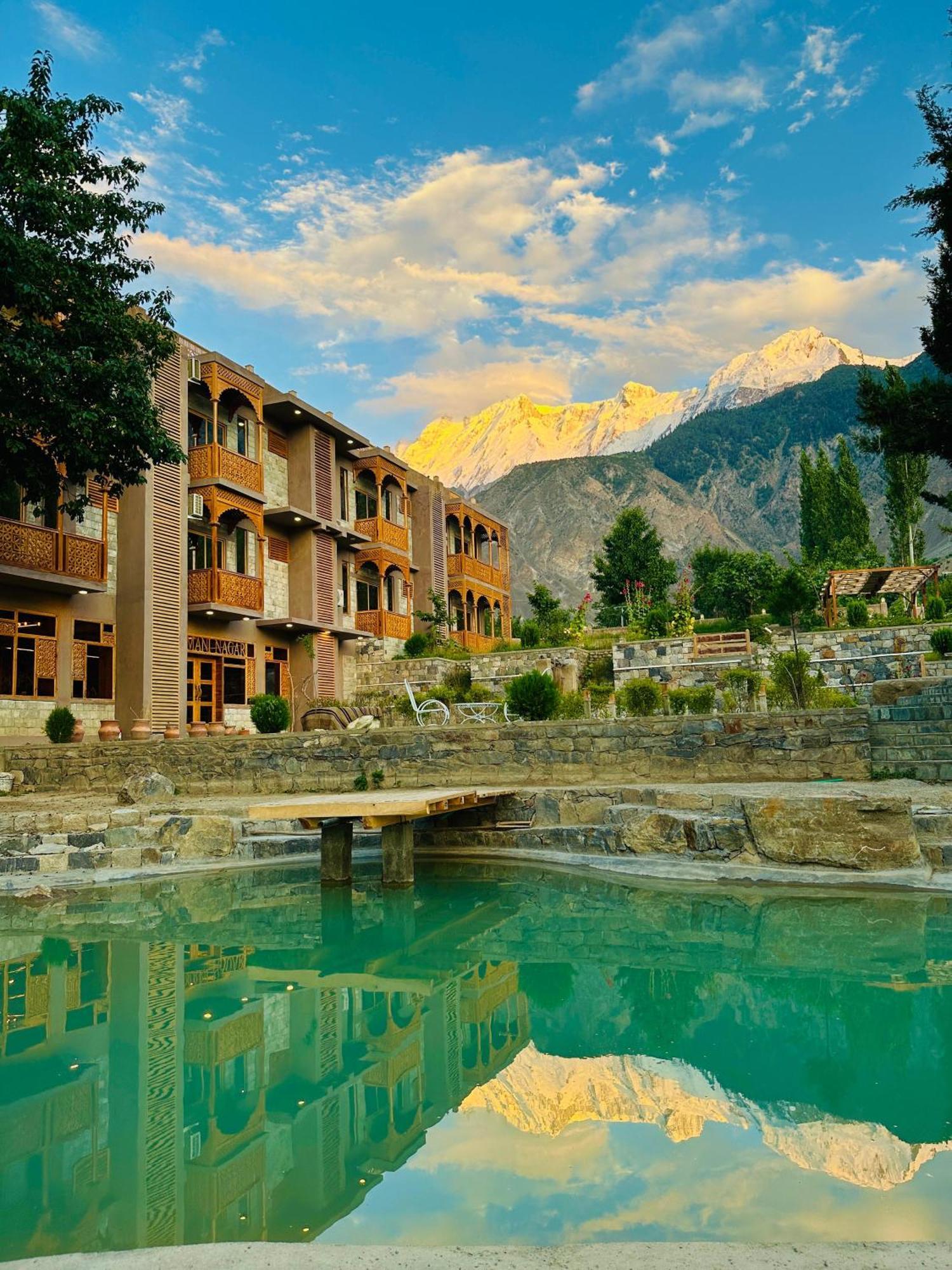 Dumani Nagar Hotel & Resort Karimabad  外观 照片